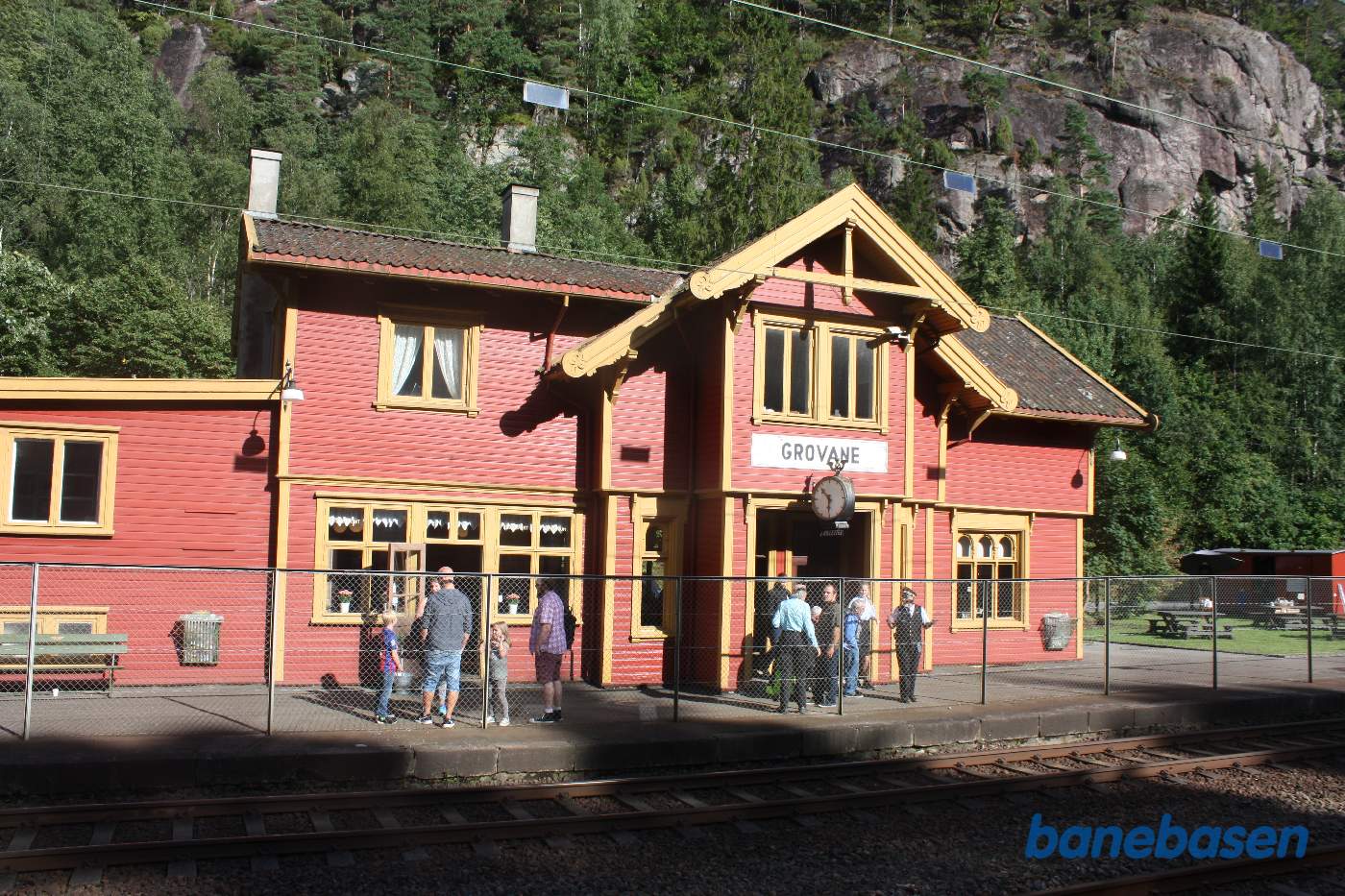 Billede af stationsbygningen