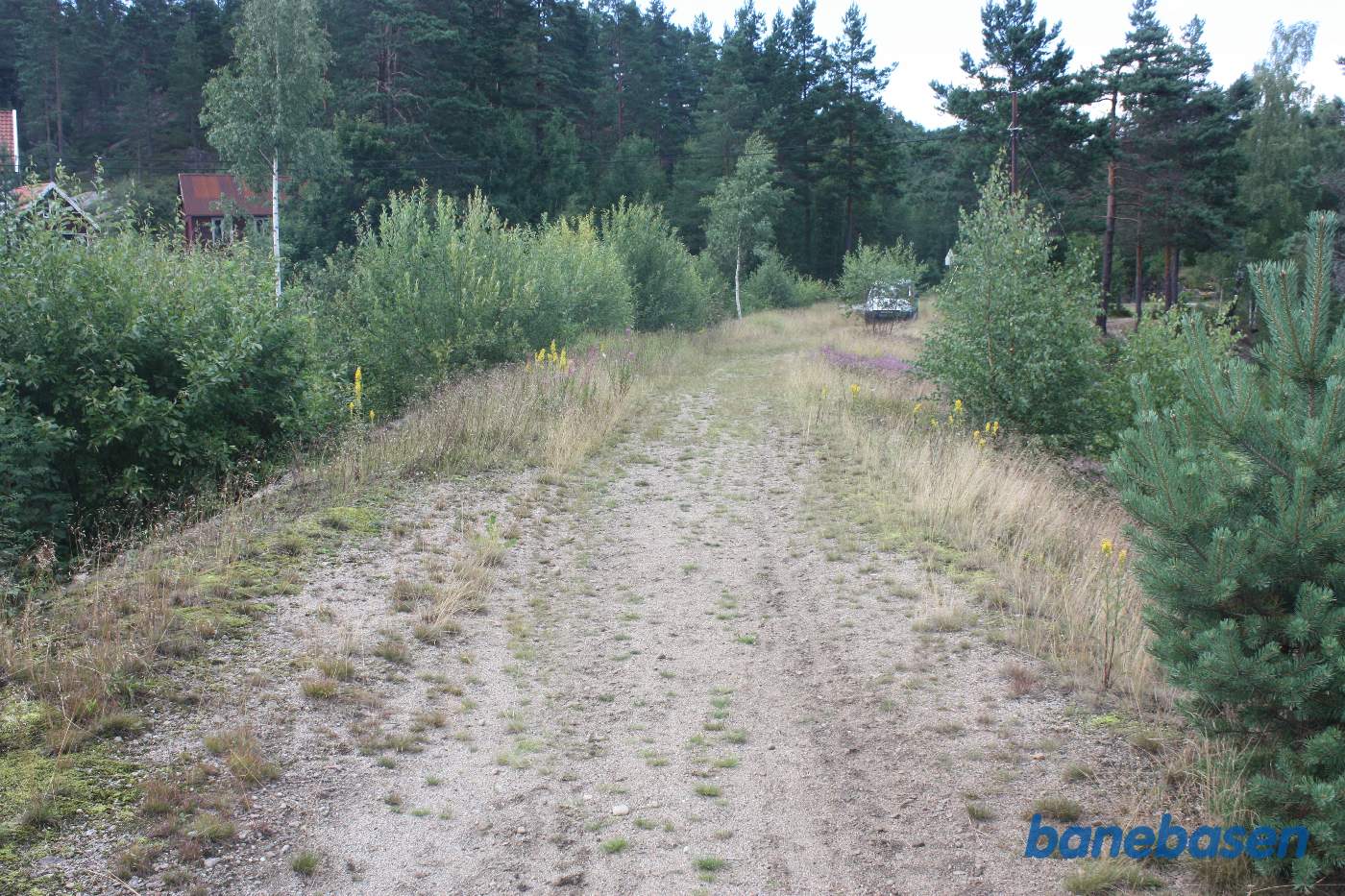 Her ses den gamle tracé. Efterfølgende er banen forlænget op til hvor banen krydsede vejen Fv57