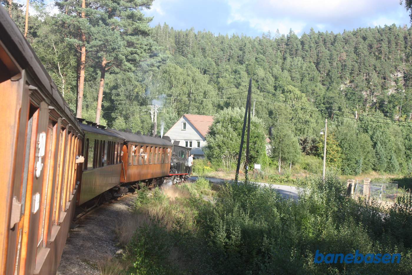 Toget nærmer sig Grovane
