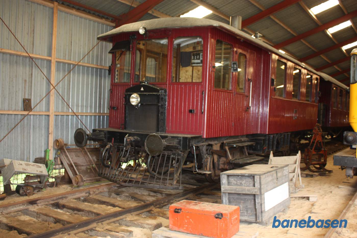 Triangelmotorvogn i vognhallen