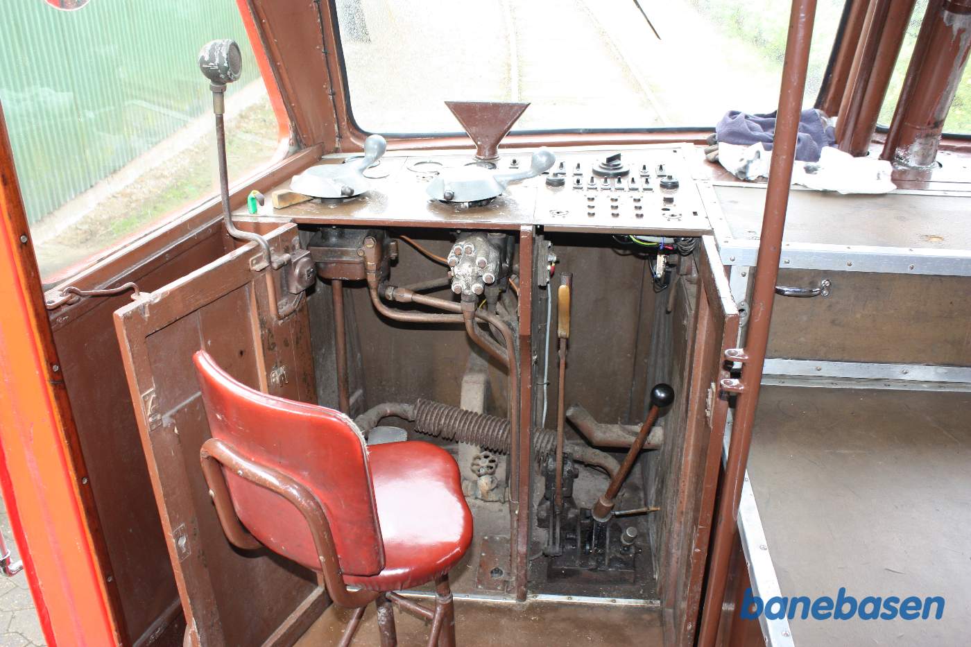 Førerpladsen i skinnebussen Førerpladsen i skinnebussen