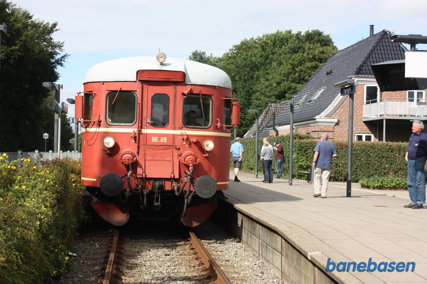 Det norske tog kommet til Thyregod, hvor der er et kort ophold for krydsning med modkørende tog