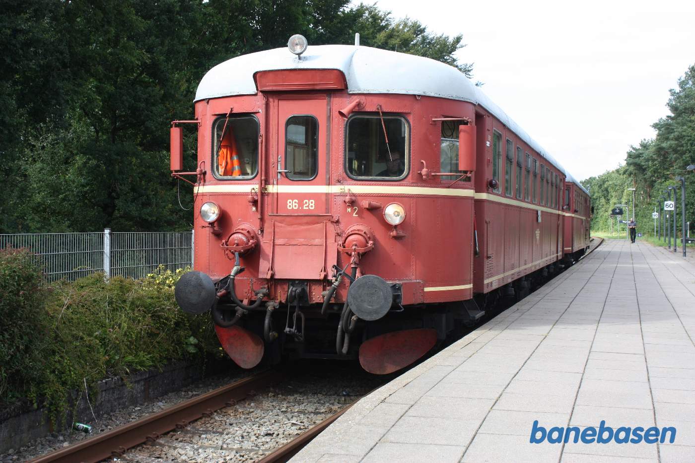 Det norske tog kommet til Thyregod, hvor der er et kort ophold for krydsning med modkørende tog Det norske tog kommet til Thyregod, hvor der er et kort ophold for krydsning med modkørende tog