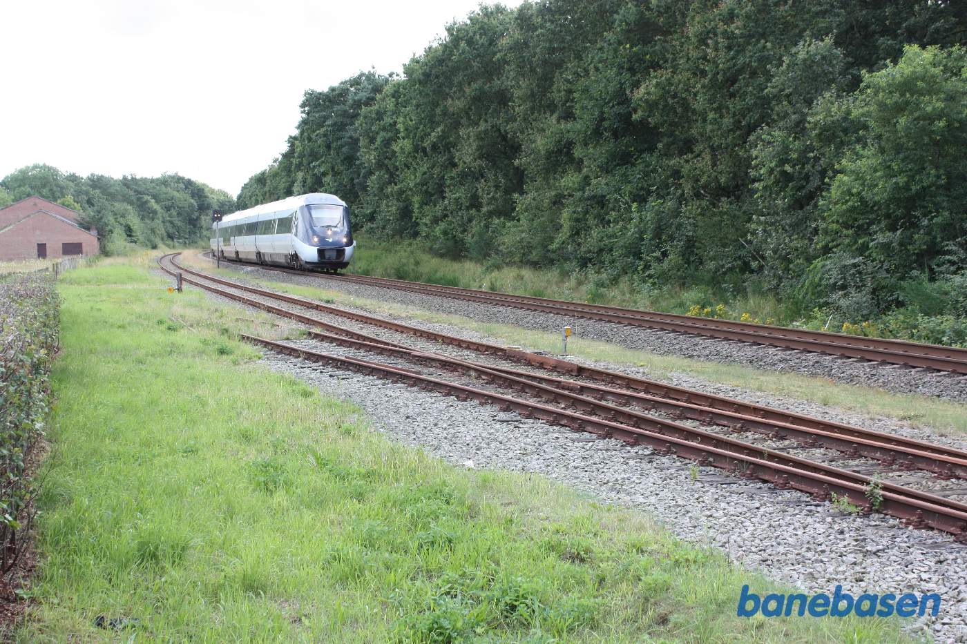 DSB IC4 togsæt på vej ind på stationen
