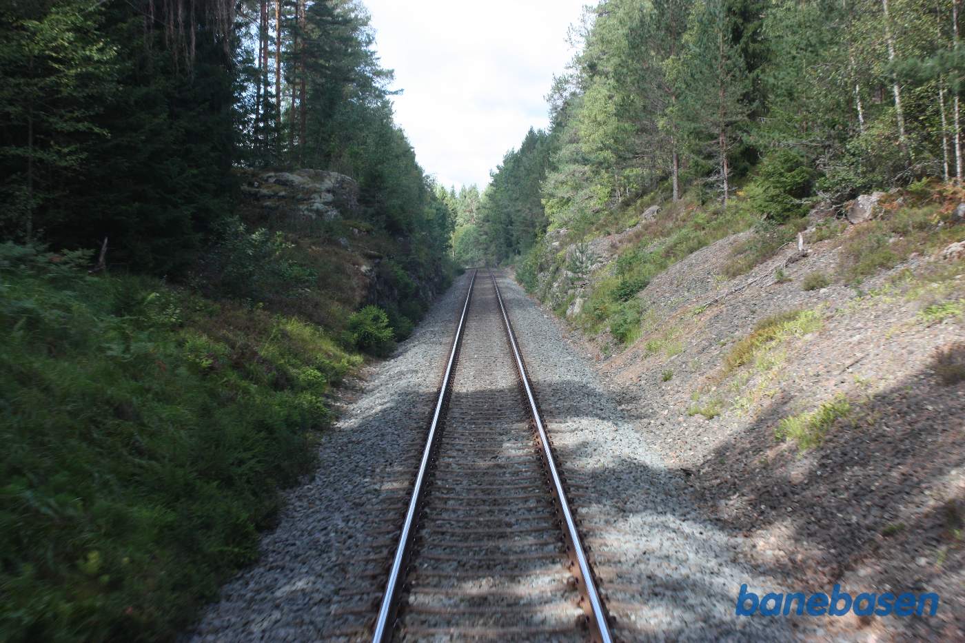 Et bagskud ud langs banen et sted på strækningen mellem Nässjö og Eksjö