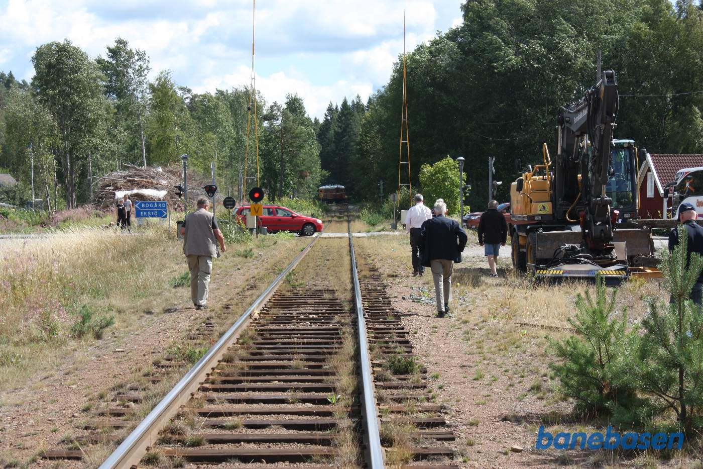 Toget er kørt og gæsterne går tilbage til togbussen