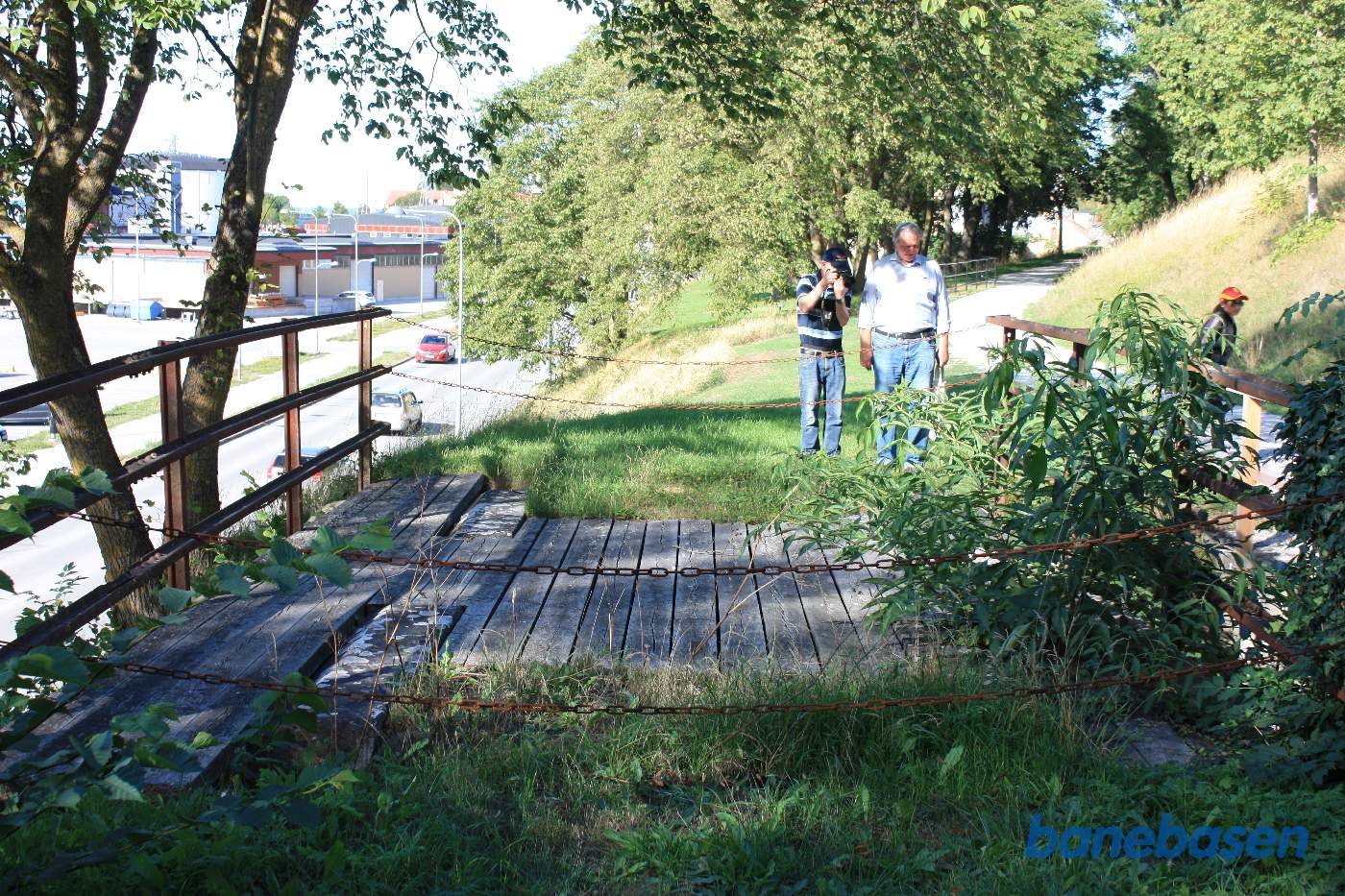 Havnebanen fulgte stien. Den gamle bro ses midt i billedet