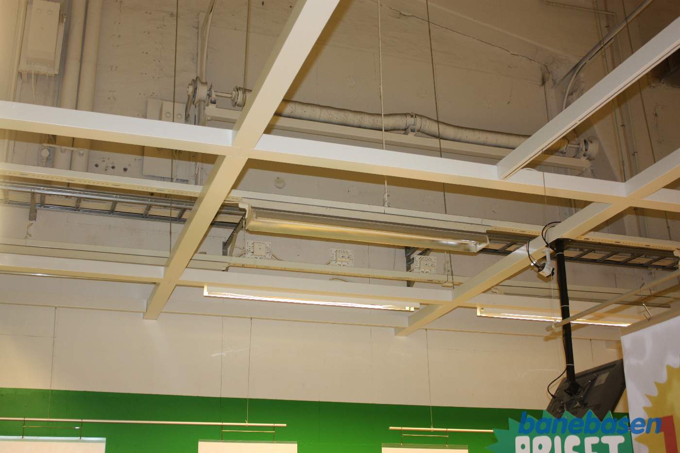 De gamle port installationer kan stadig ses