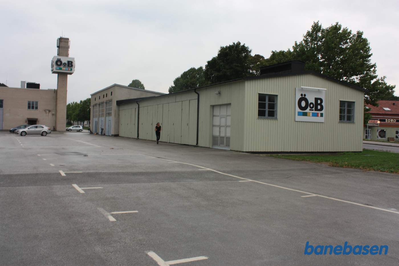 Garagebygningerne skulle være fra banens tid