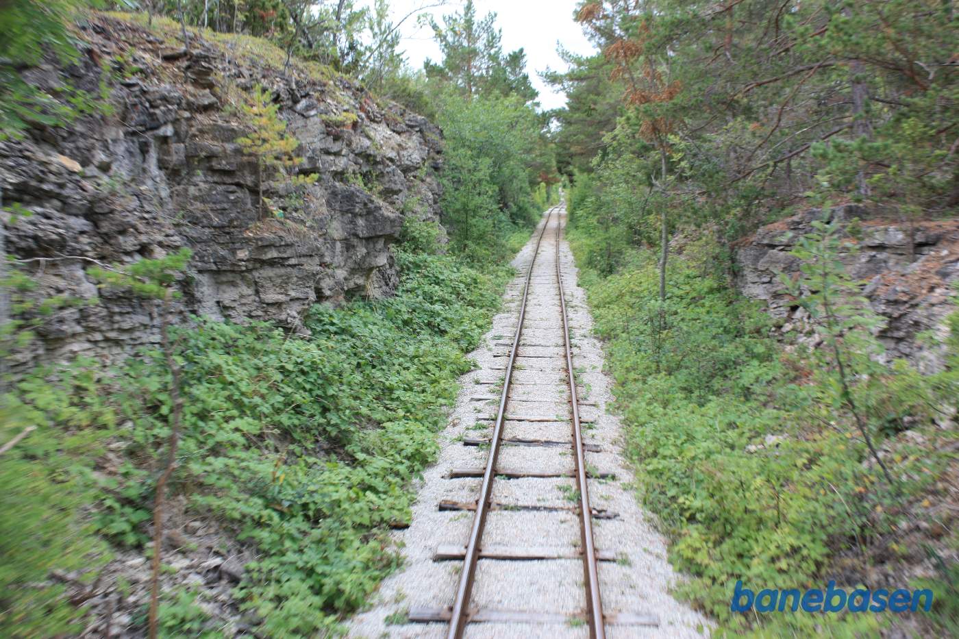 Et bagskud ud langs banen