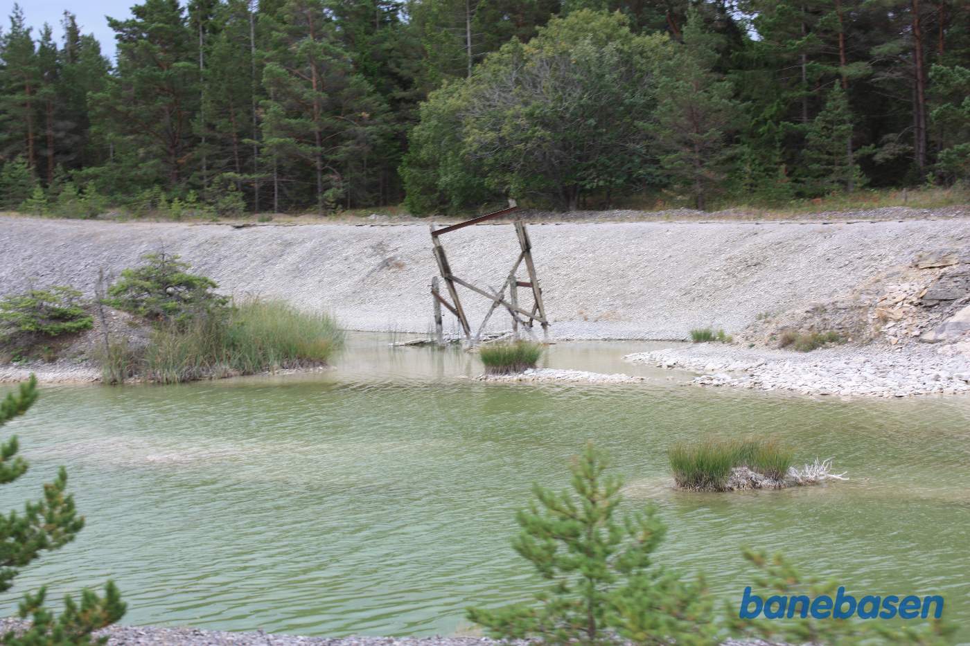 Den anden banestrækning følger den anden kant