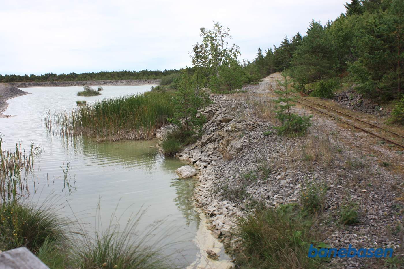 Den anden banestrækning følger den anden kant