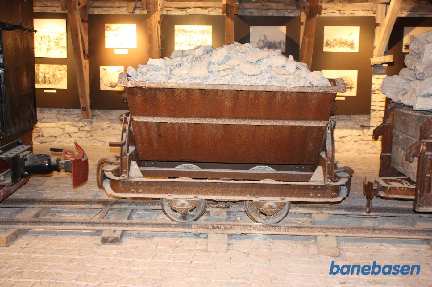 Tipvogn med løs kalk