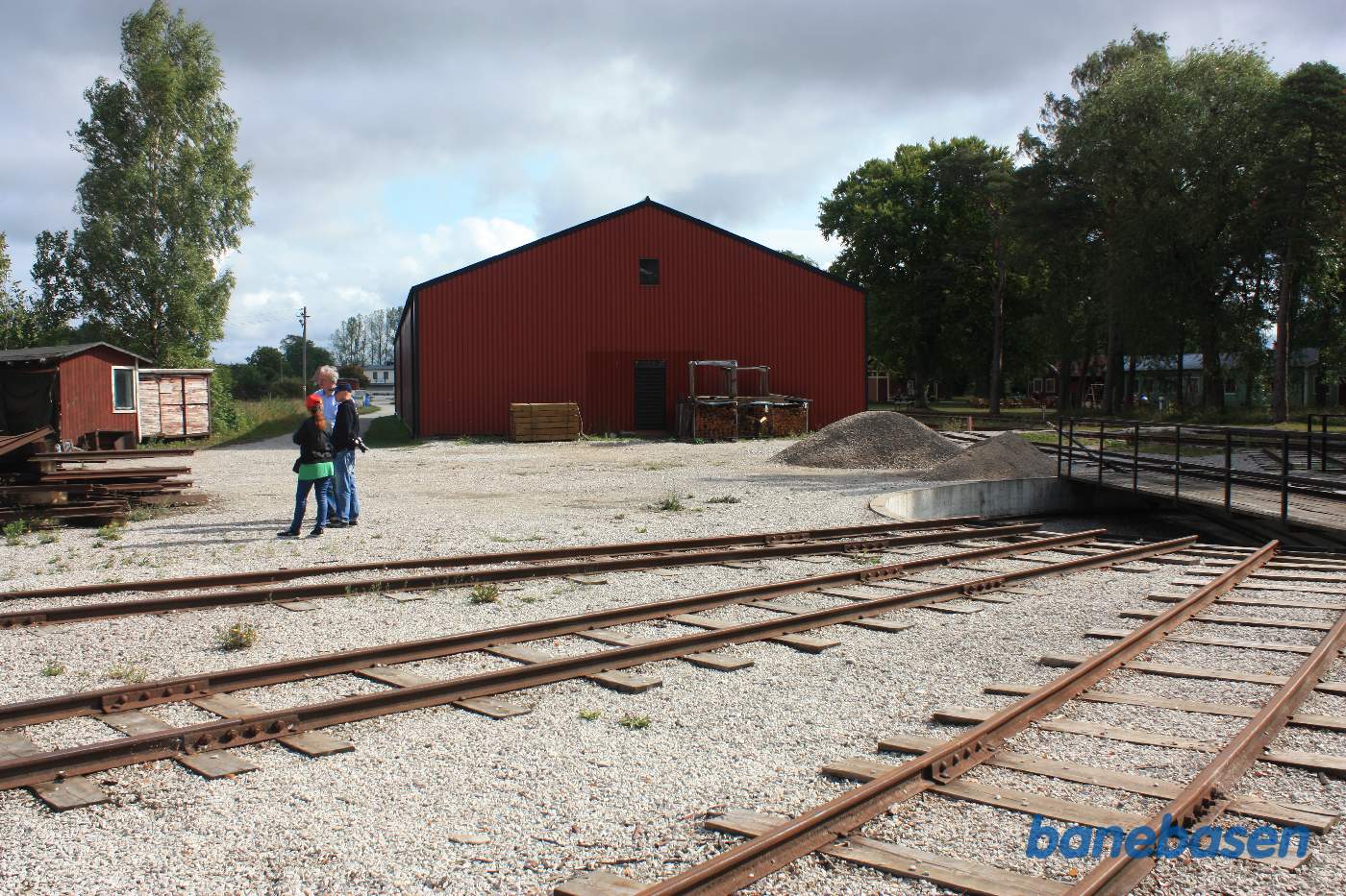 Lagerhallen med drejeskiven til højre
