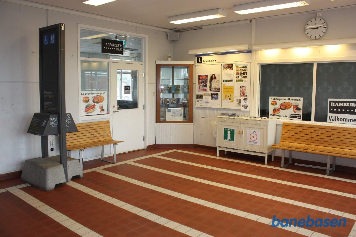 Ventesalen inde på stationen