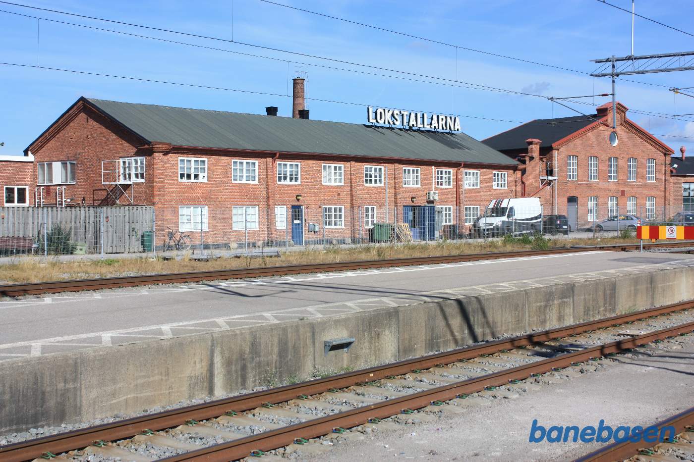 Administrationsbygningen i forbindelse med den store rundremise, der ligger til højre