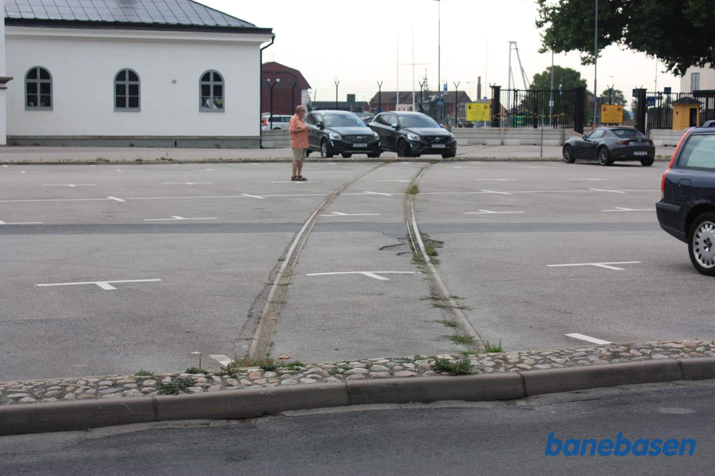 Her ses resterne af havnesporet