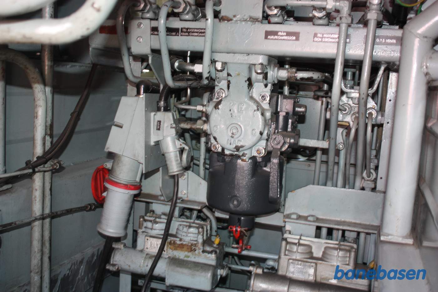 KE-styreventilen til trykluftbremsen i det elektriske lokomotiv