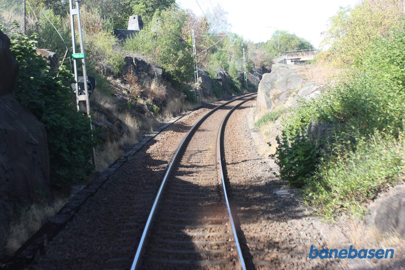 Et bagskud på vej ud af stationen