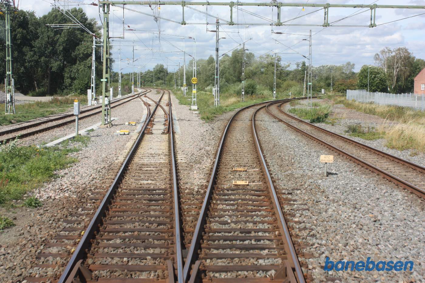Et bagskud på vej ind på Kristianstad station, her de 2 forskellige strækninger