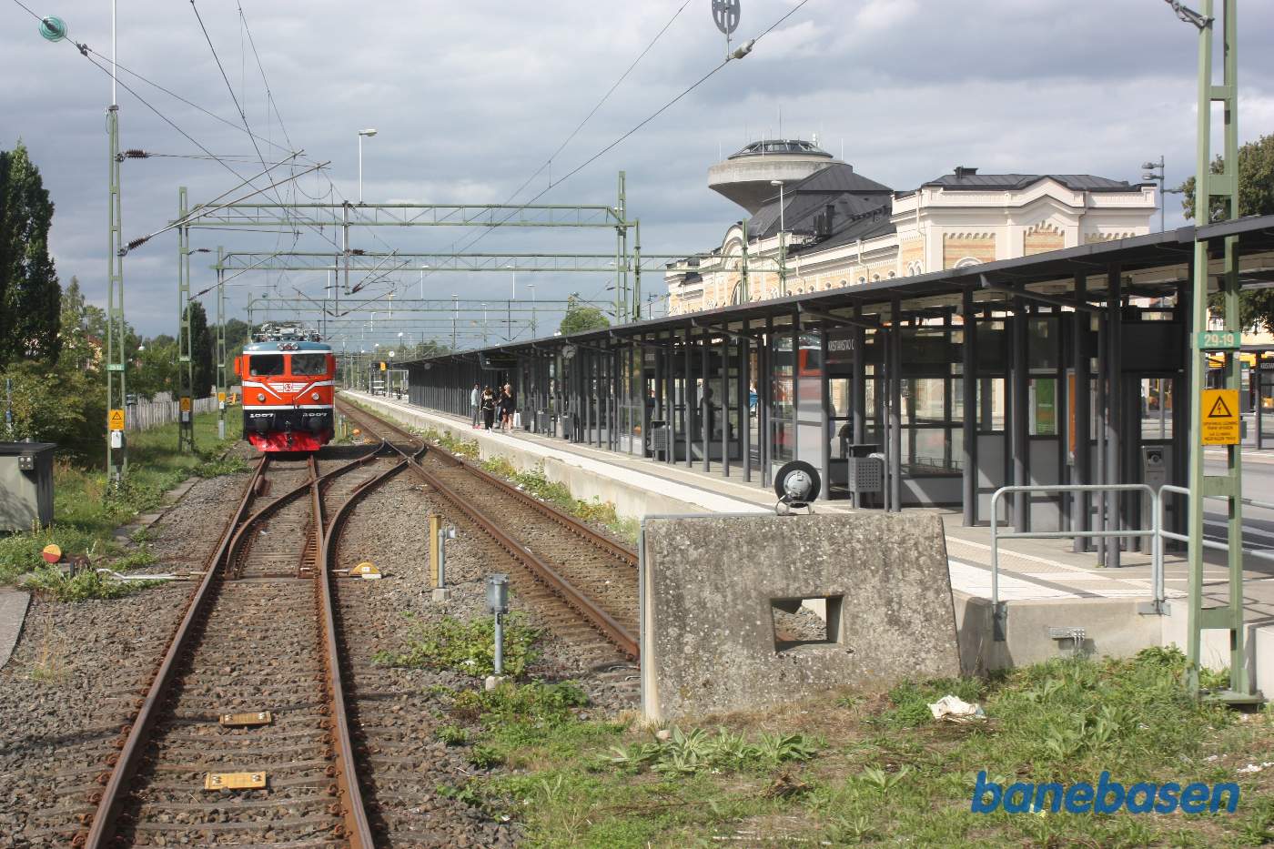 Det elektriske lokomotiv er koblet af