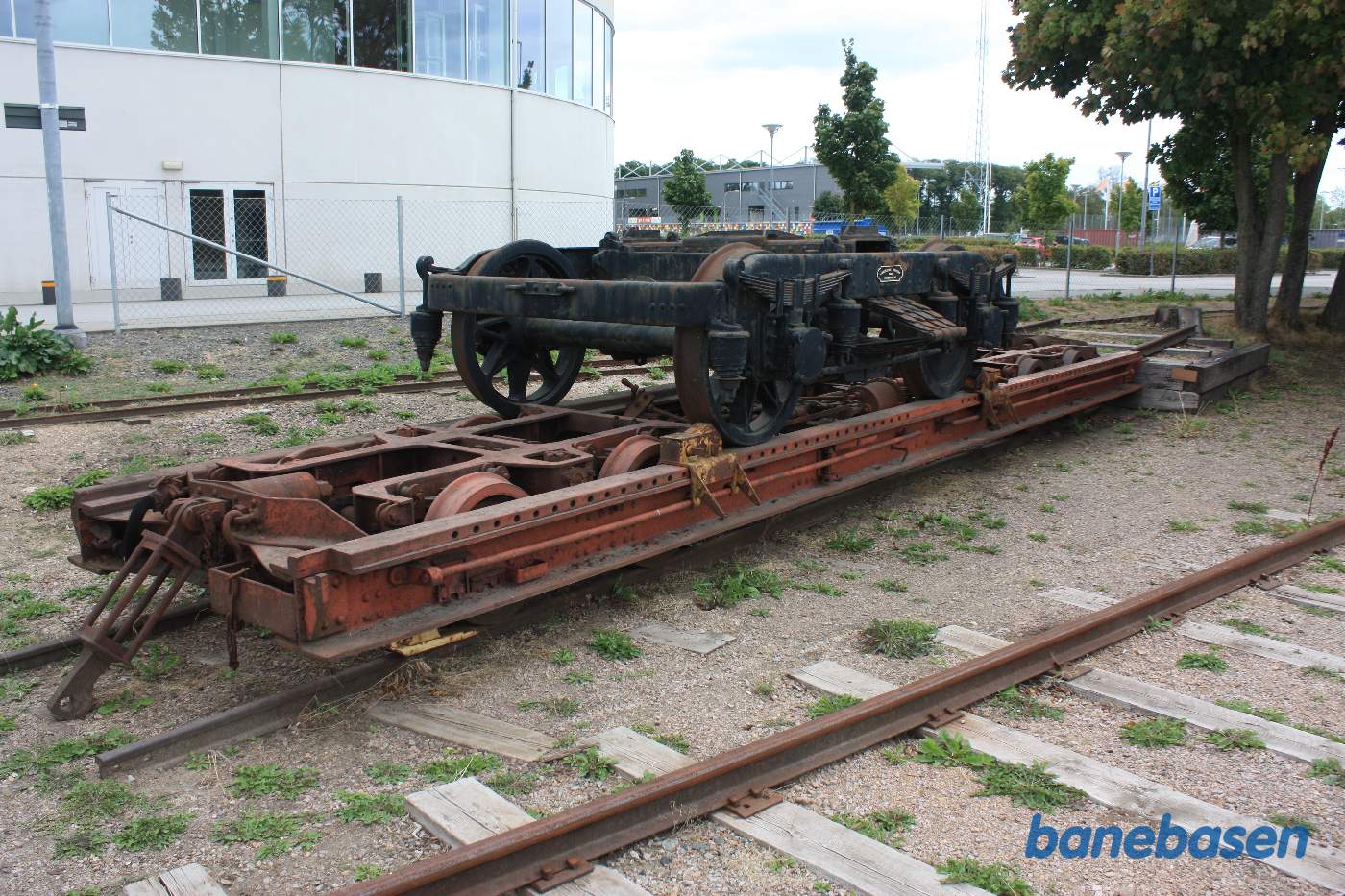 En normalsporsbogie på en smalspor overleveringsvogn
