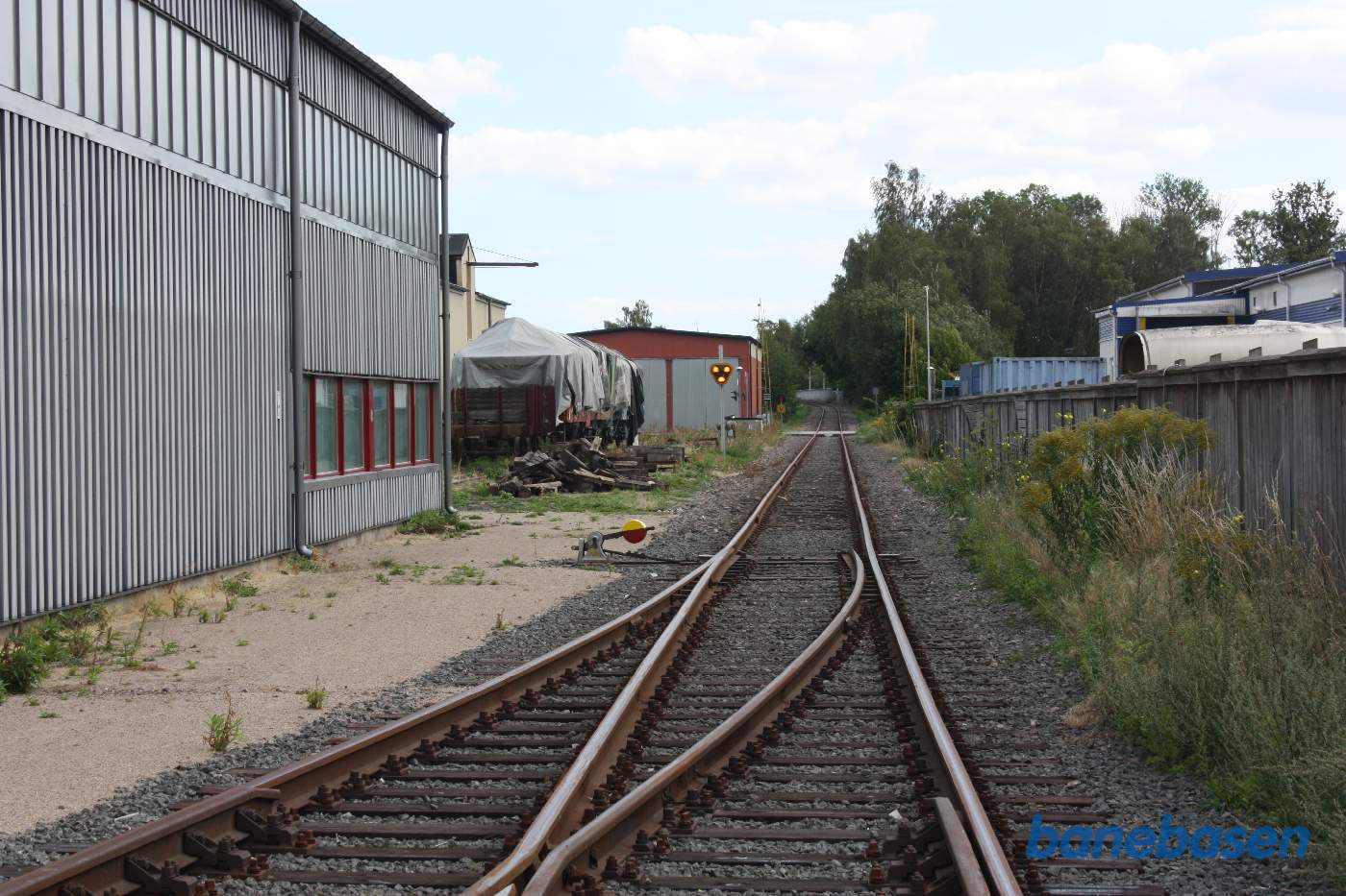 Et vue videre ned langs havnesporet mod havnen