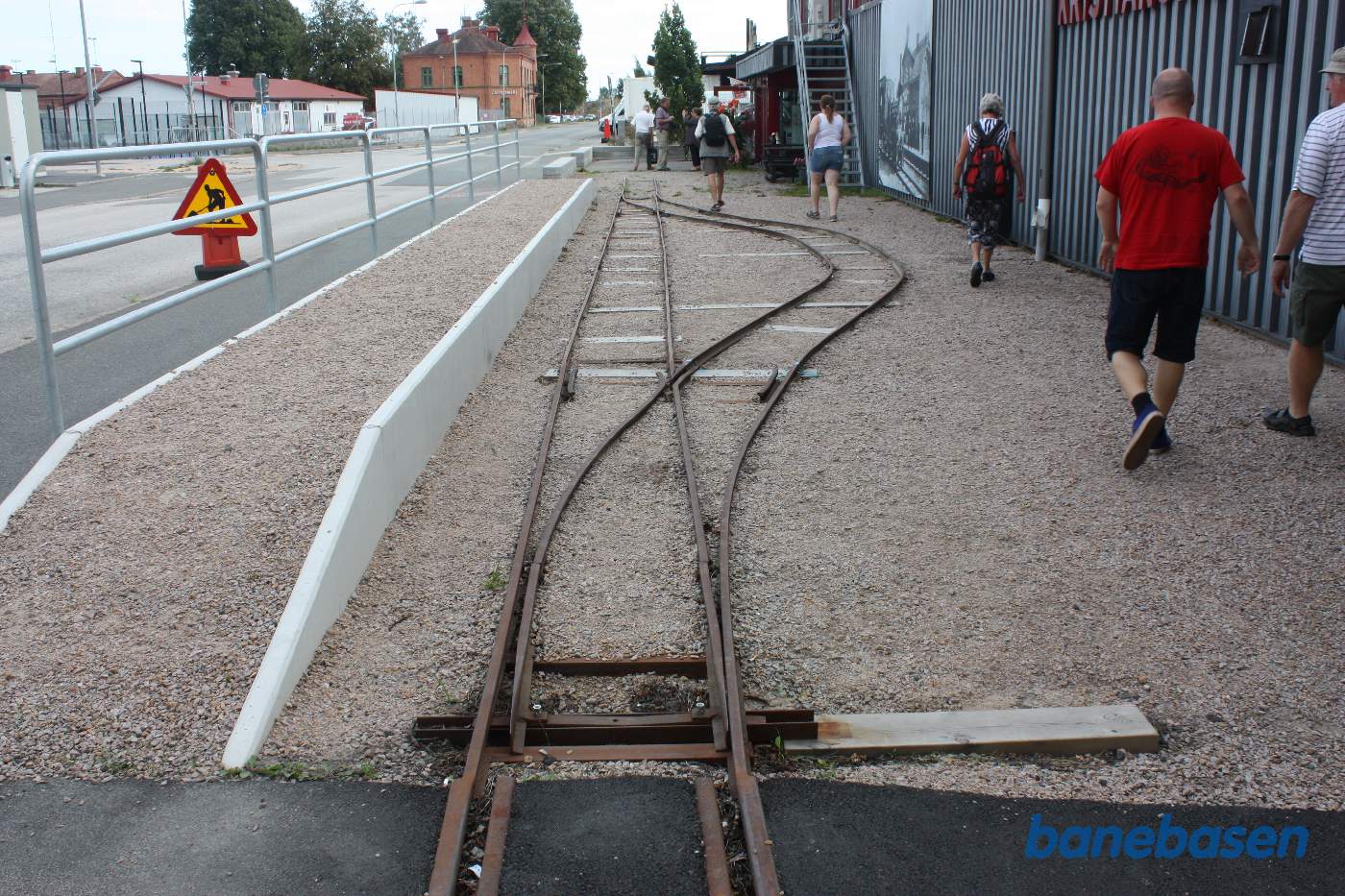 Foran indgangen til museet er endestationen for den lille smalsporsbane