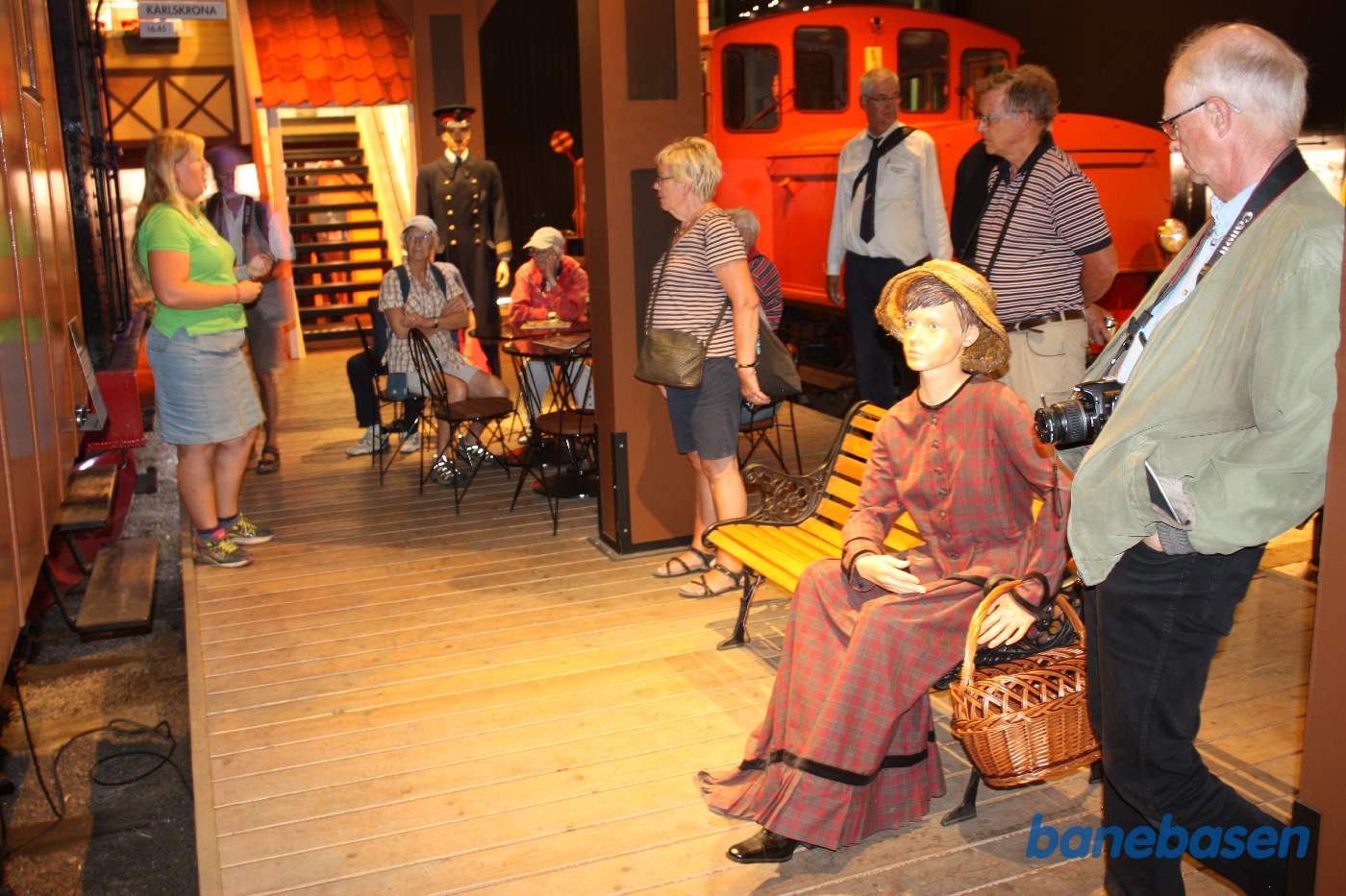 Vores guide fortæller om museets spændende udstillingsgenstande