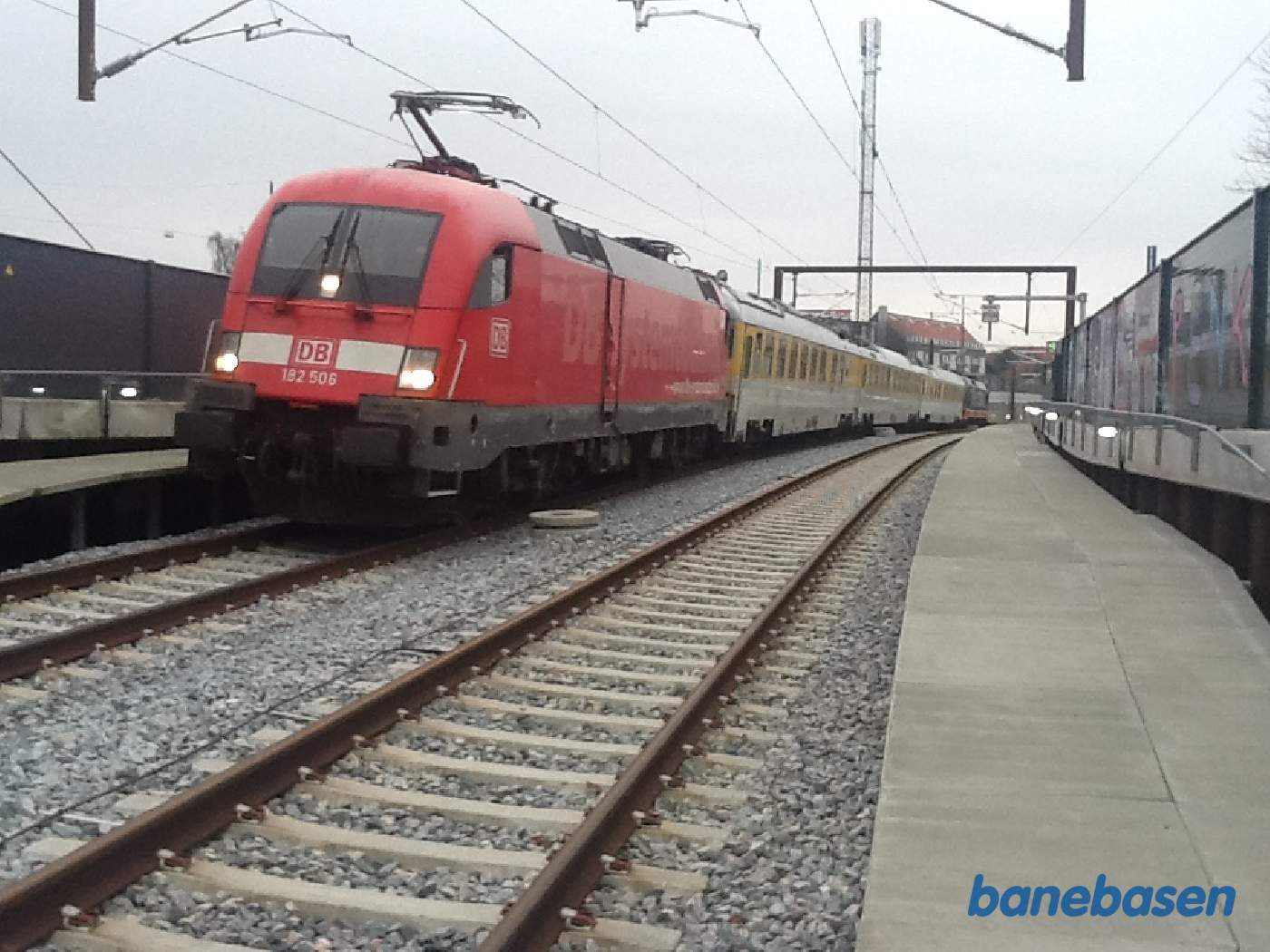 Prøvetoget der skal teste ny bane til 250 km/t ved nødperronen lige før Vigerslev