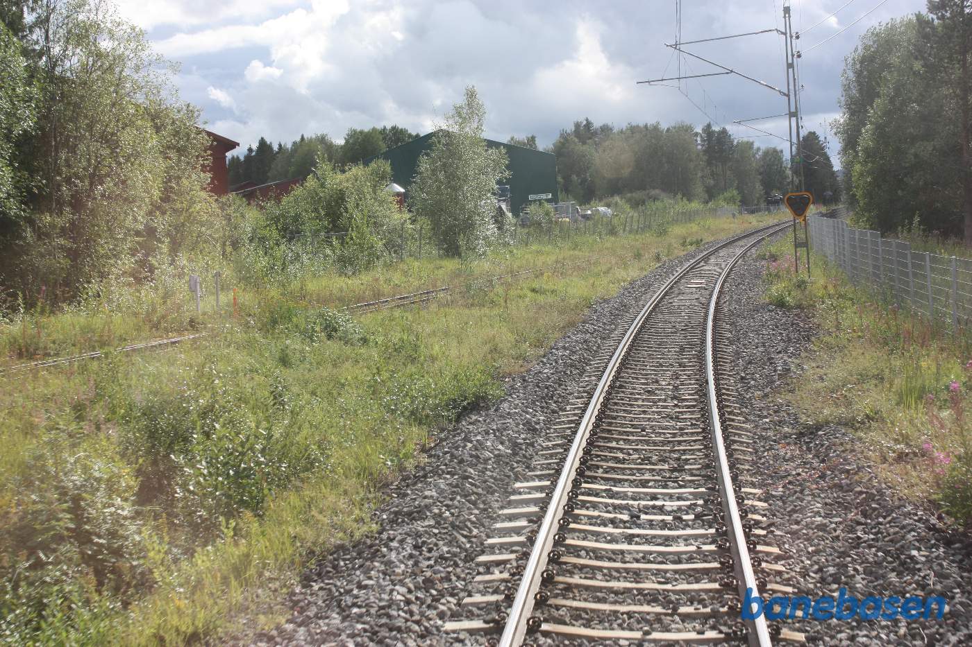 Her grener Inlandsbanan fra mod nord, mens vi skal vestpå