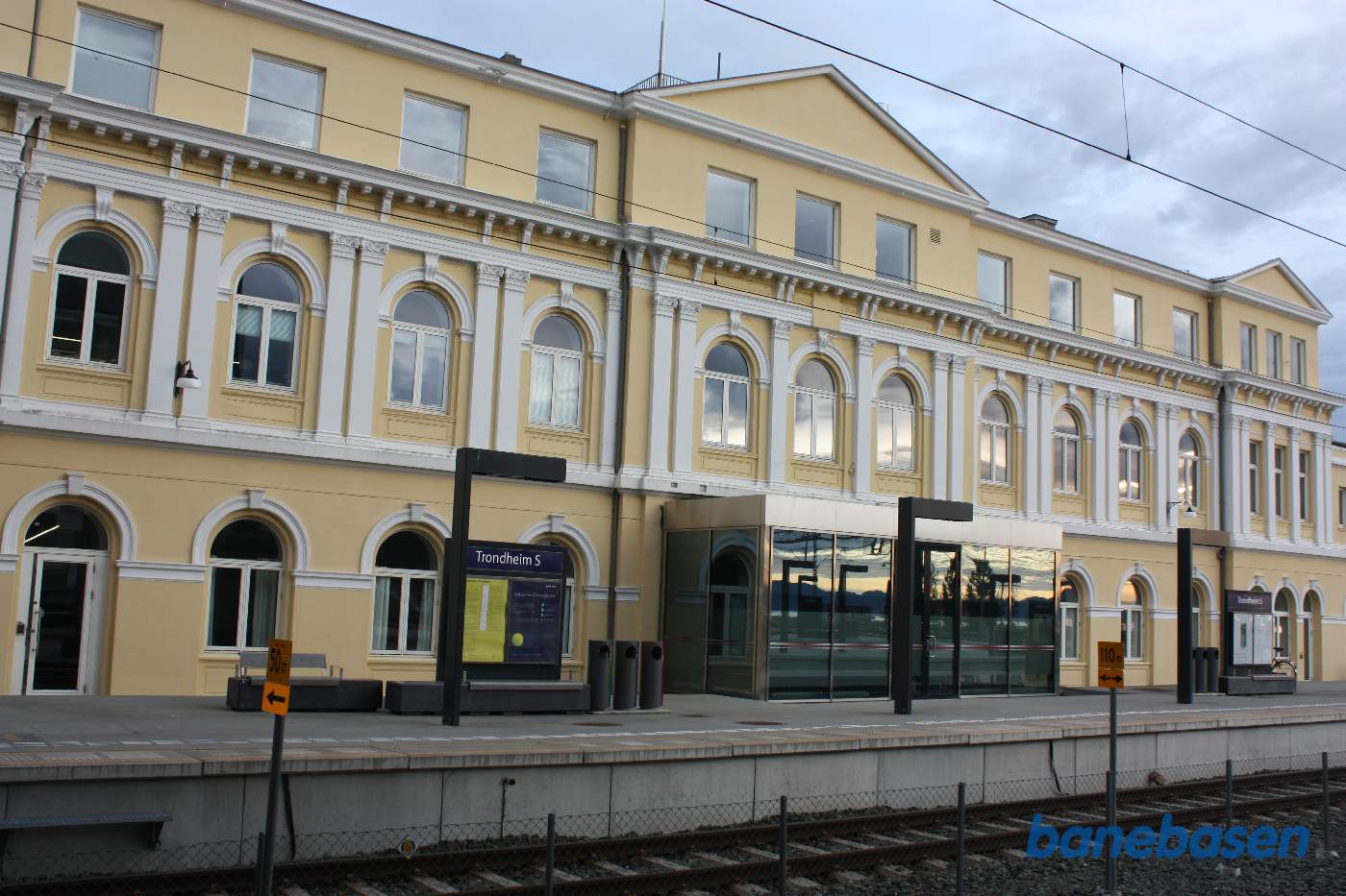 Den flotte gamle stationsbygning