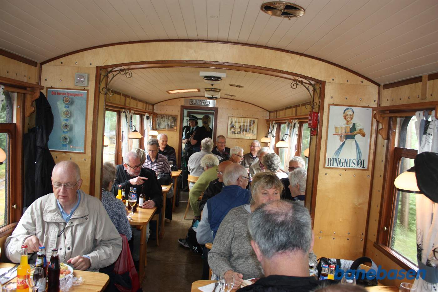 På turen fra Løkken Værk til Bårdshaug serveres der frokost for gæsterne