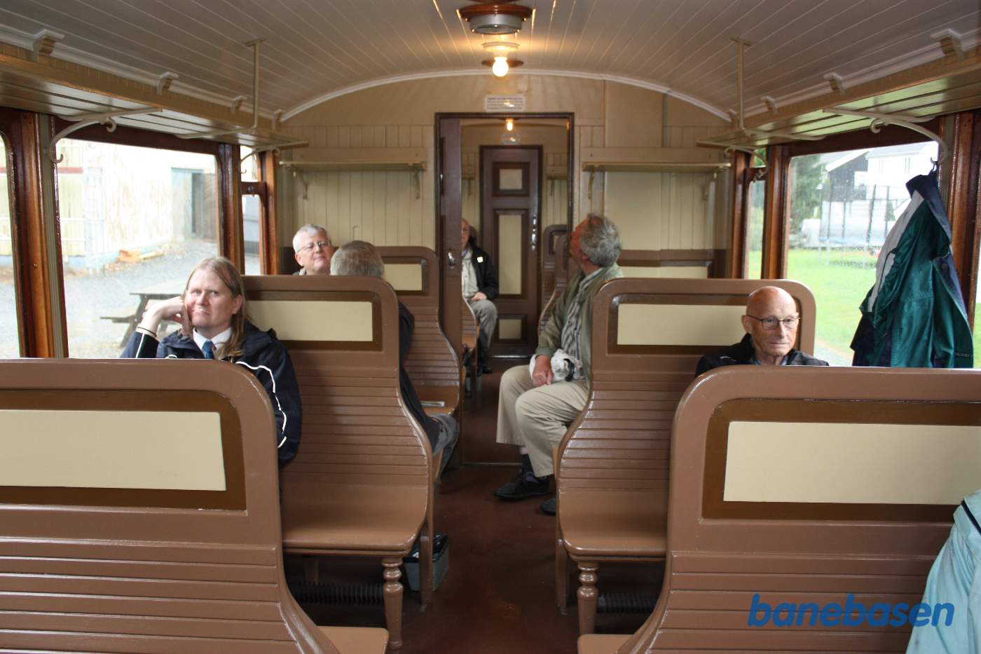 Et billede inde i en af personvognene inden afgang