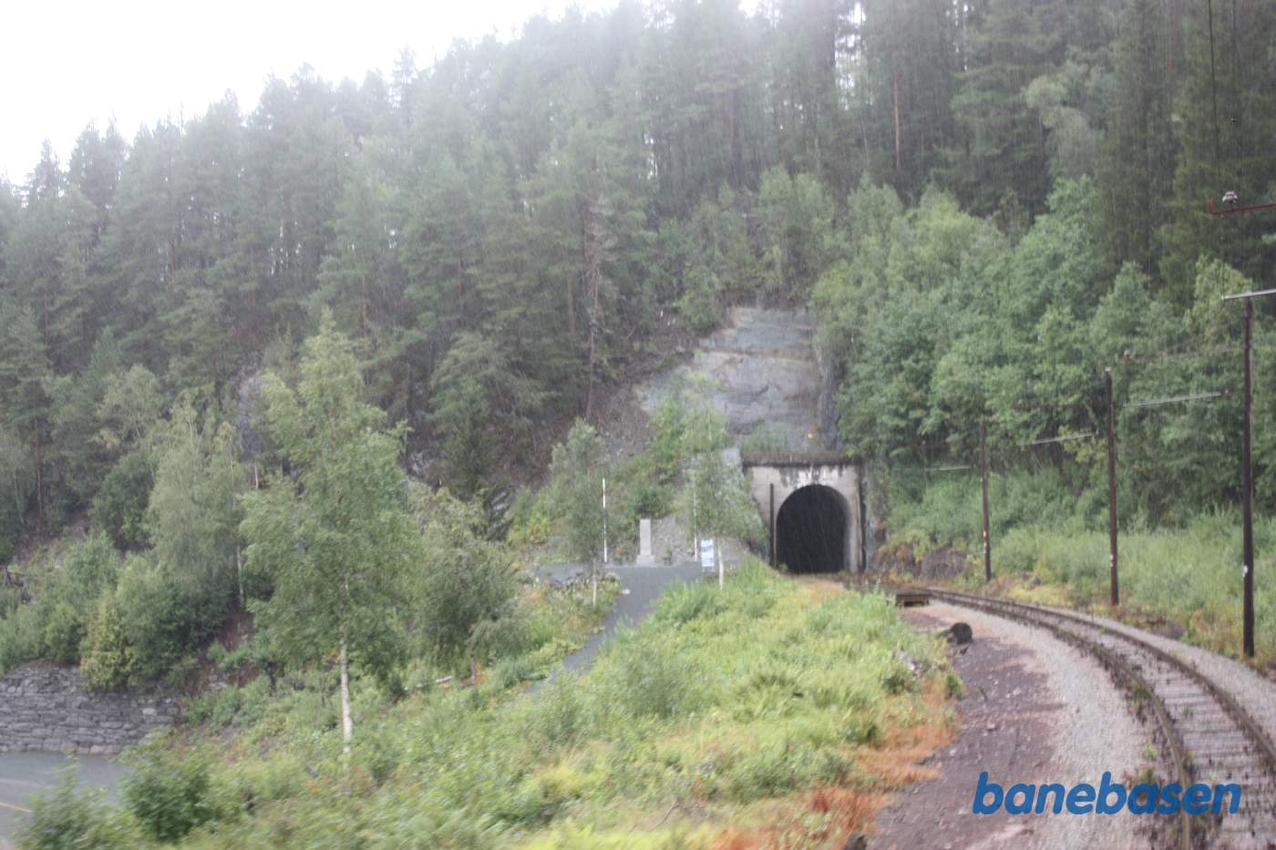 Et bagskud fra bagerste endeperron, et sted på strækningen mellem Svorkmo og Løkken Værk, vi er lige kommet ud af en tunnel