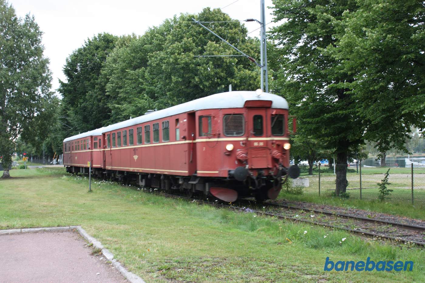 Det norske motortog er på vej ind på trinbrættet