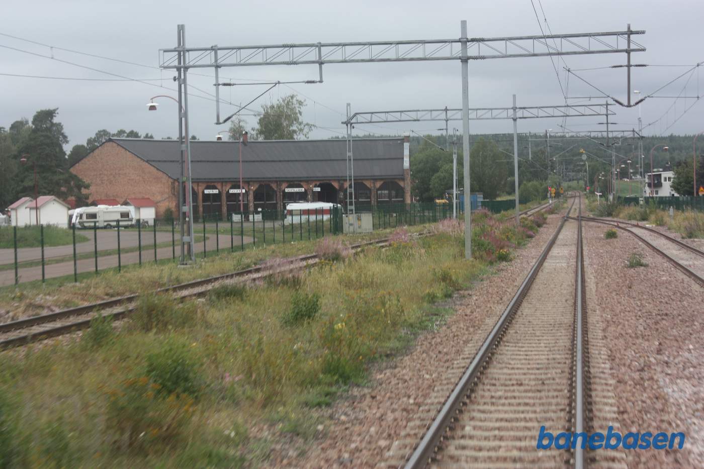 Et bagskud på Rättvik station, feriebyen ved søen der i dag bruger den gamle rundremise til venstre