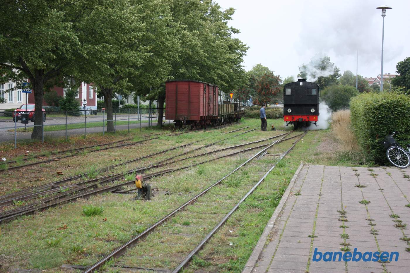 Damplokomotivet er koblet af for at omløbe vognene