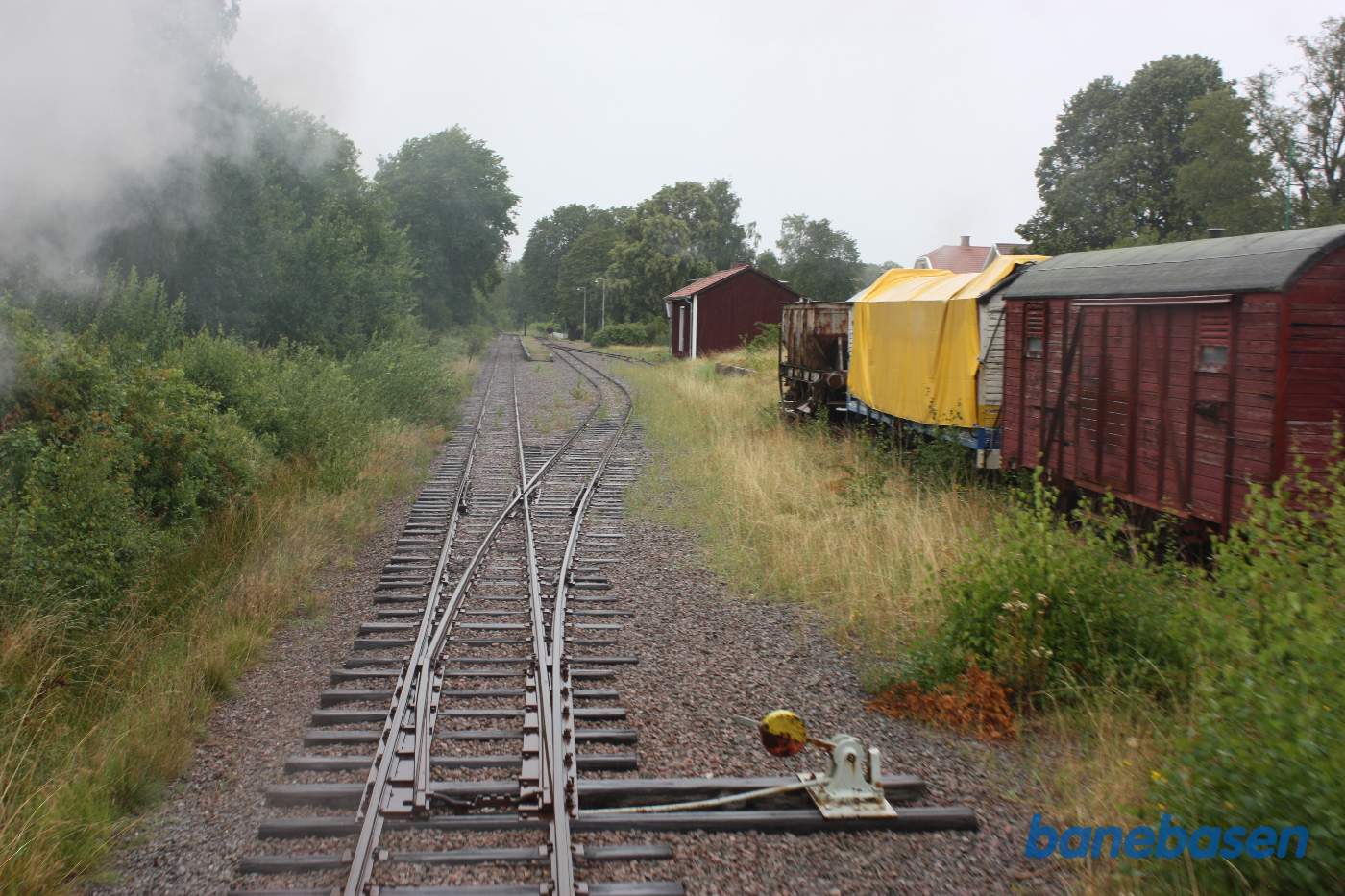 Så kører toget tilbage igen, her et bagskud mens toget triller ud af stationen