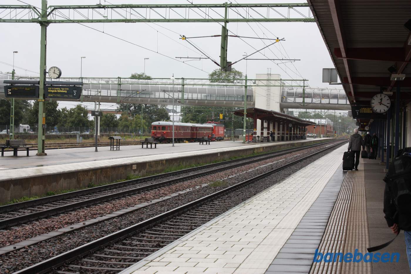 Et vue ud over stationsområdet med vores tog ude i et af sidesporene