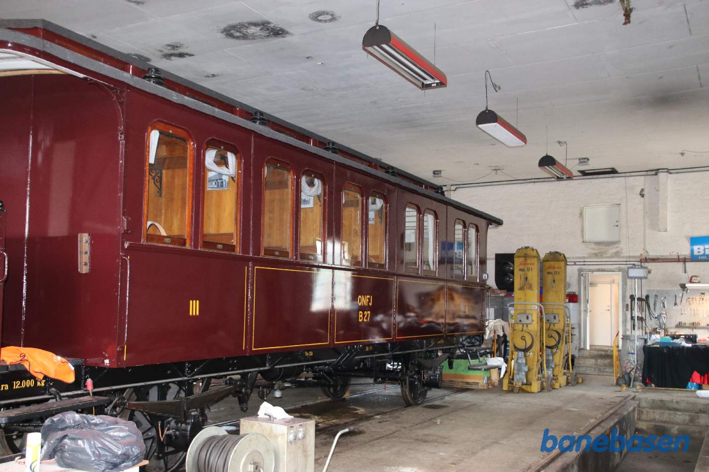 Værkstedet er ved at lægge sidste hånd på en helt ny og gennem restaureret personvogn