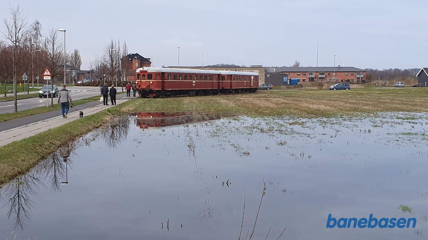 Efter besøget, går gæsterne tilbage til det norske motortog