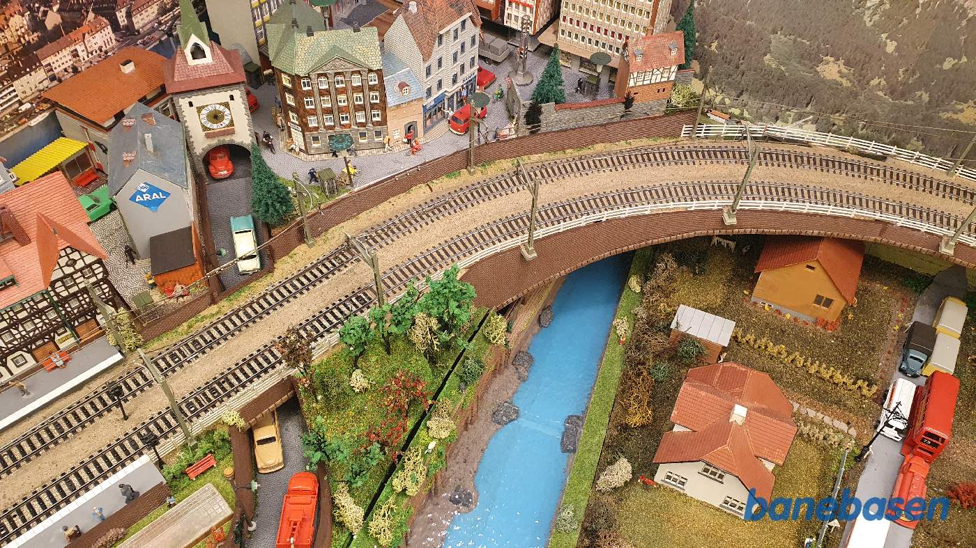 Luftfoto ude på den dobbeltsporede strækning Luftfoto ude på den dobbeltsporede strækning