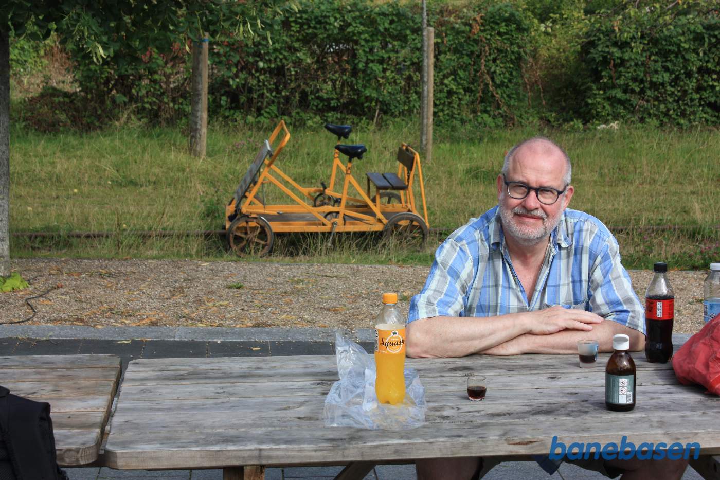 Så er det tid til en forfriskning, også i de små glas, inden turen fortsætter