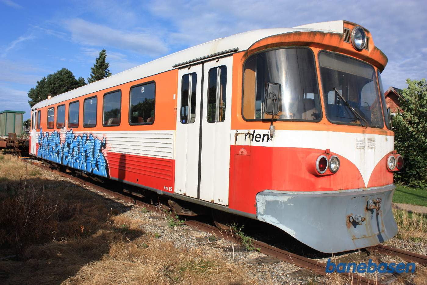 Y-toget Fjorden hensat i et sidespor Y-toget Fjorden hensat i et sidespor