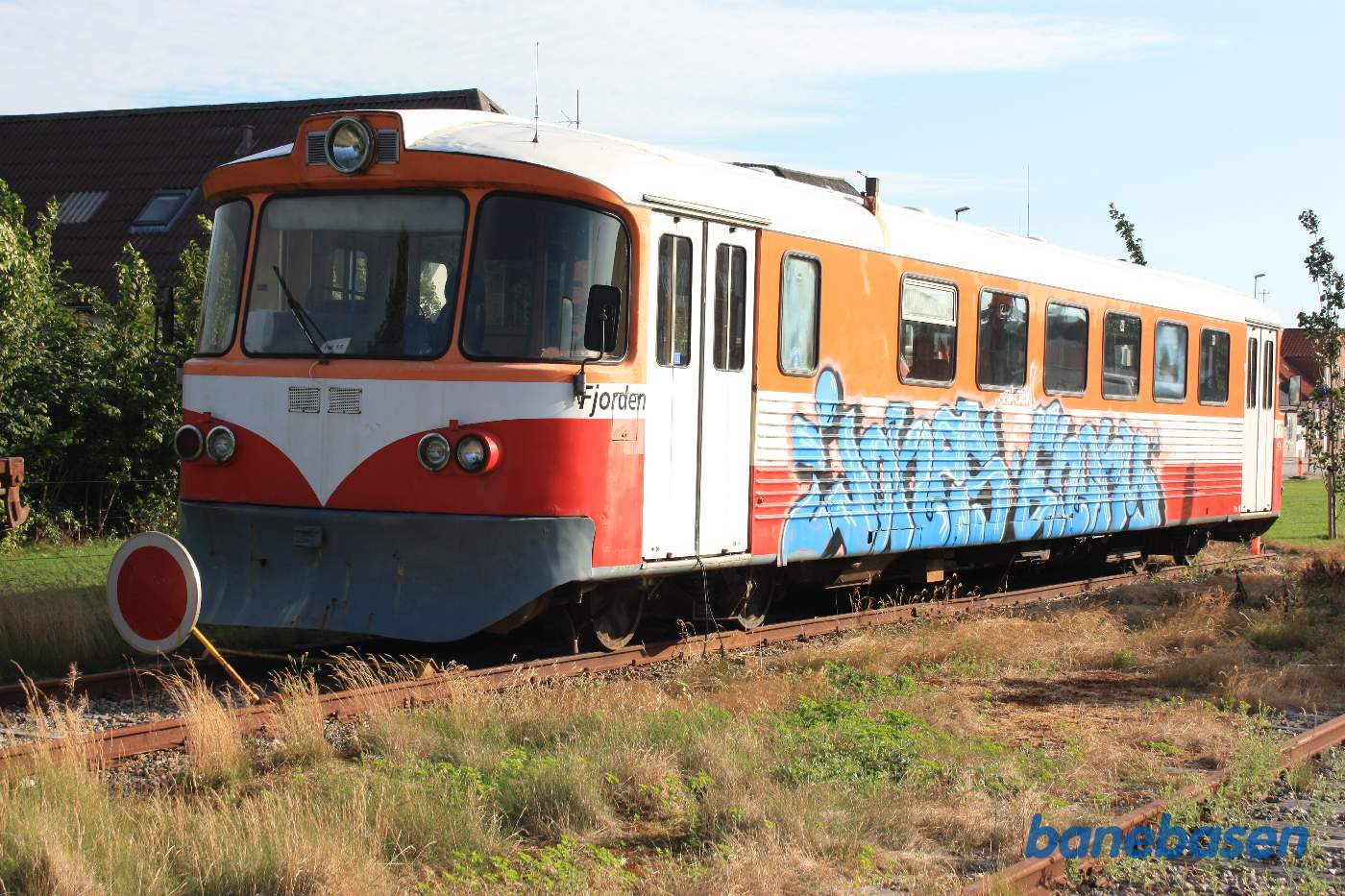 Y-toget Fjorden hensat i et sidespor Y-toget Fjorden hensat i et sidespor