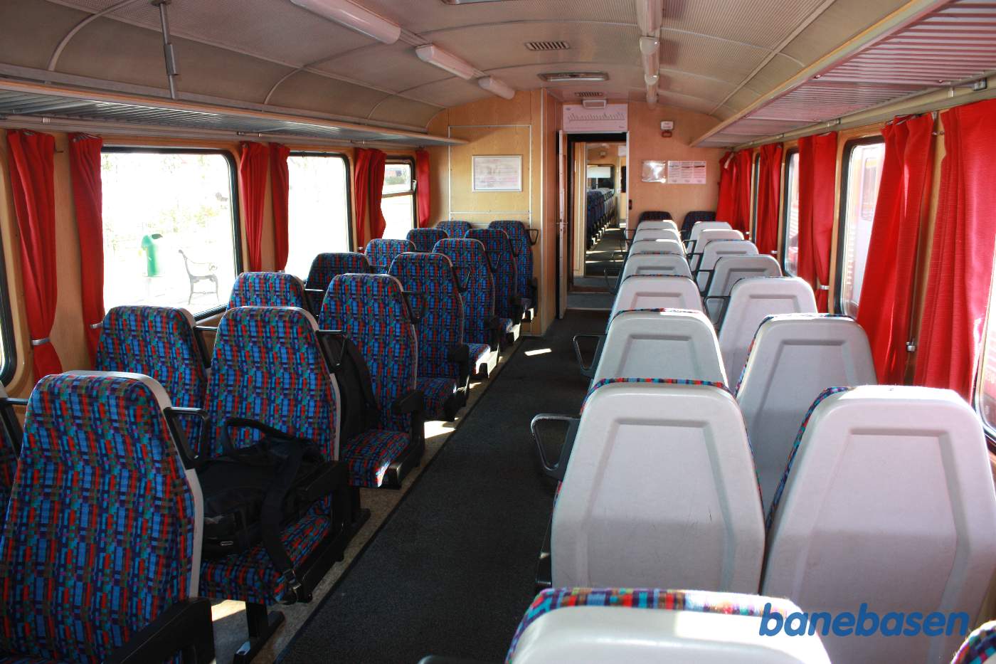 Billede inde i Y-toget, her passagerafdelingen