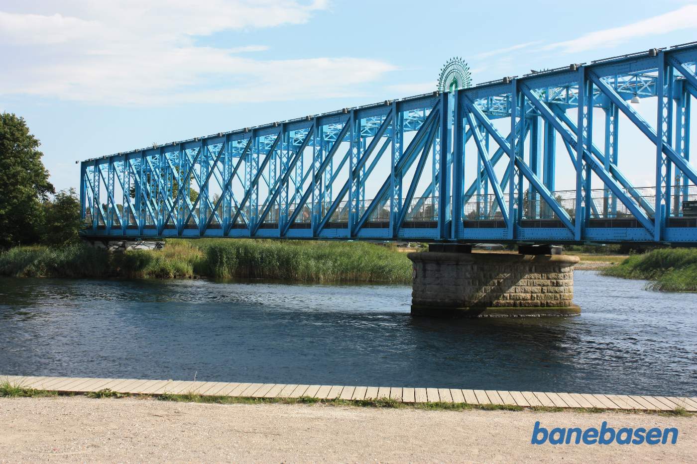 Randers - Grenå banens bro over Gudenåen set fra siden Randers - Grenå banens bro over Gudenåen set fra siden