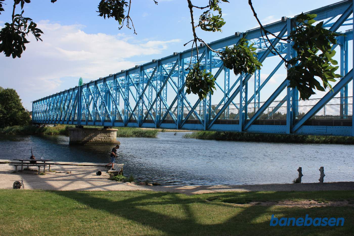 Randers - Grenå banens bro over Gudenåen set fra siden