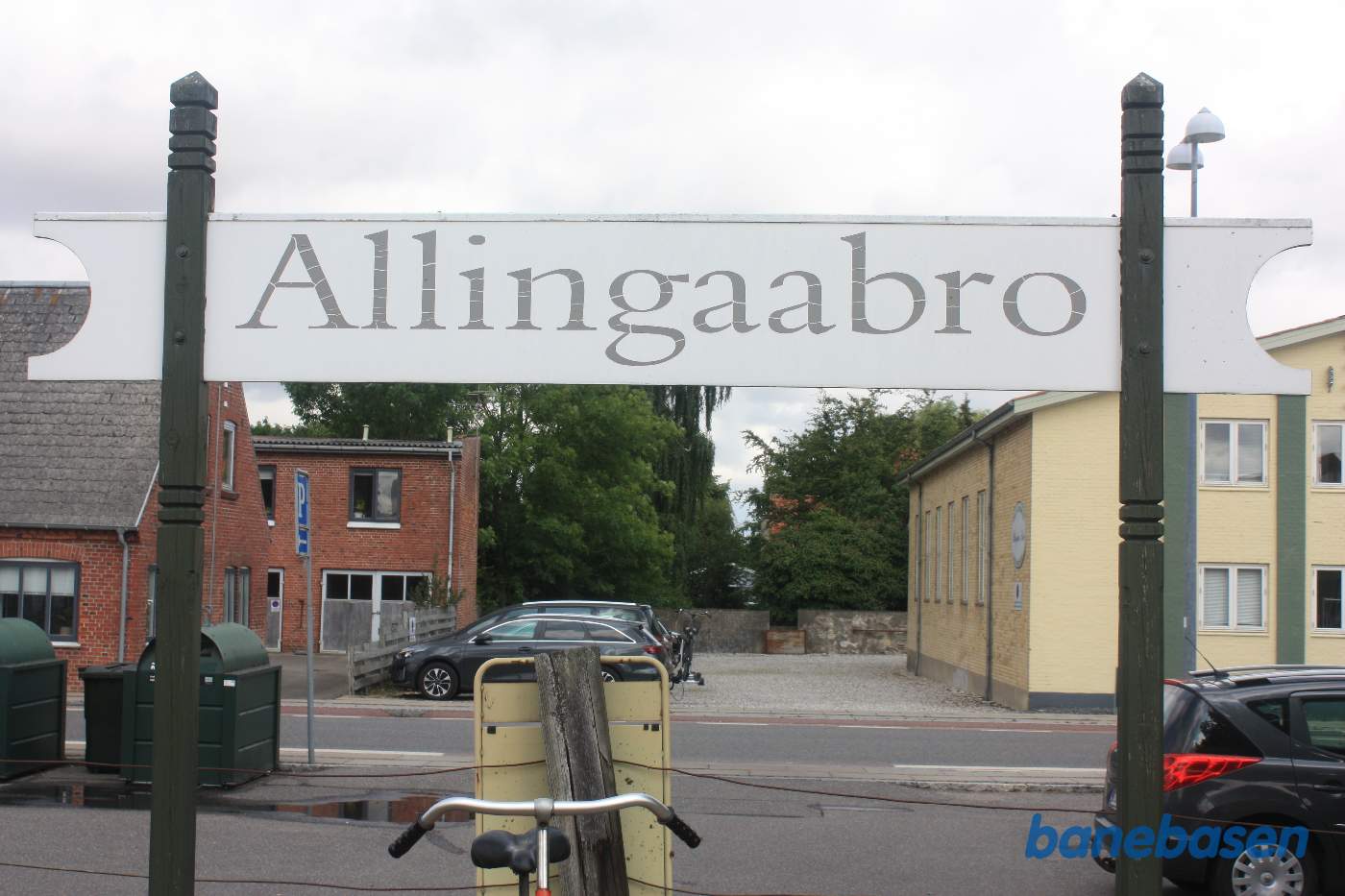 Stationsskiltet i Allingaabro